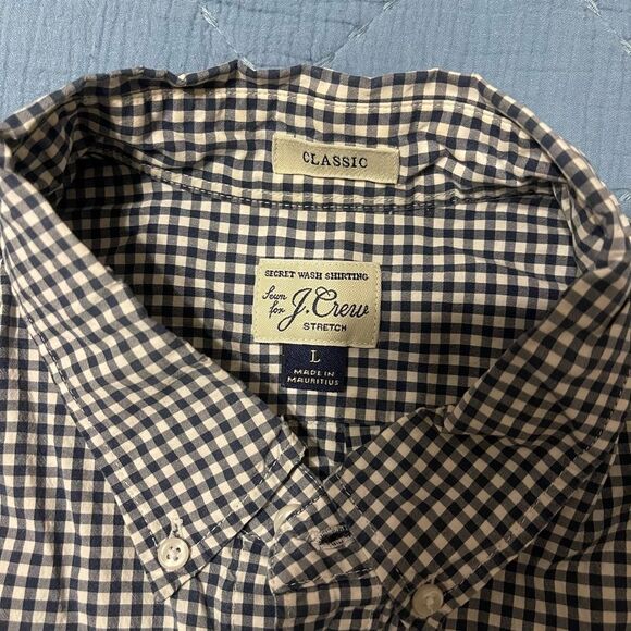 J.Crew Men’s Classic Fit Shirt Size Large - Picture 2 of 3